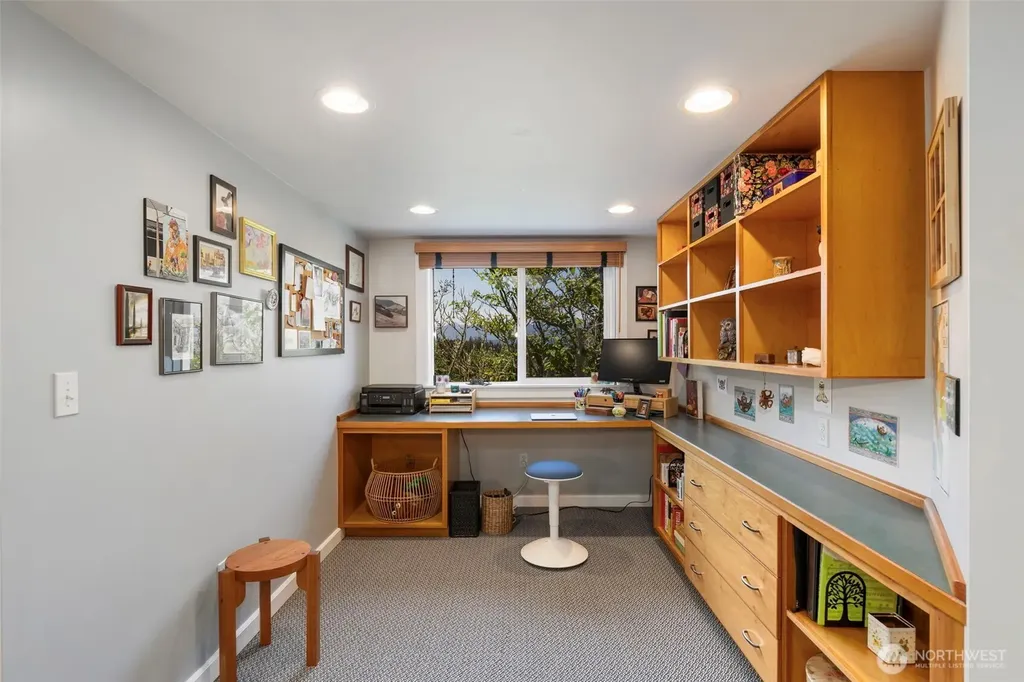 27170 Woodpecker Hill Road NE Poulsbo WA 98370