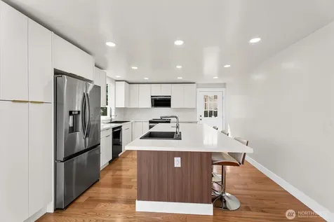 7915 S Lakeridge Drive Seattle WA 98178