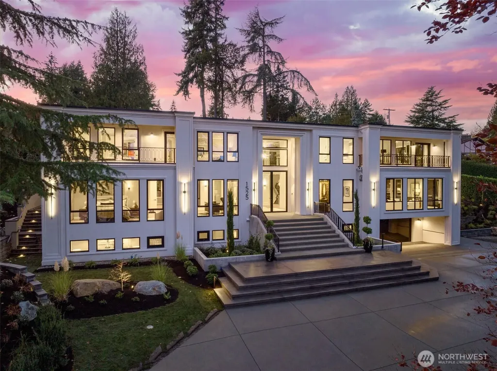 1525 79th Place NE Medina WA 98039