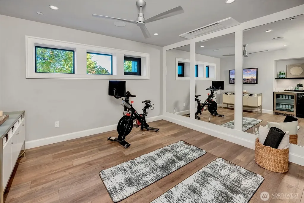 1525 79th Place NE Medina WA 98039