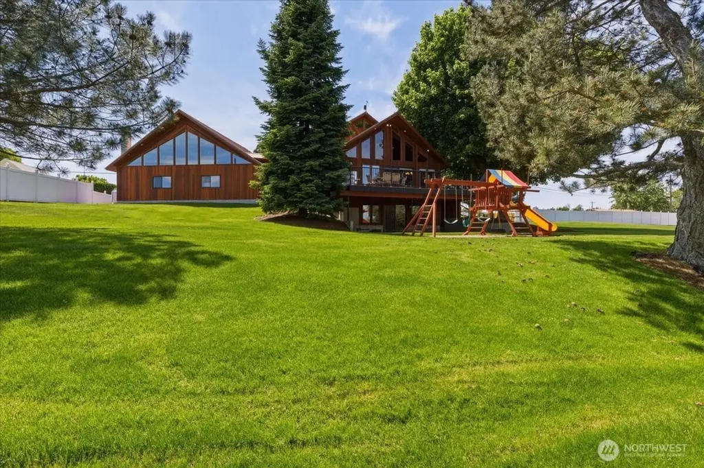 301 SW West Street Wilbur WA 99185