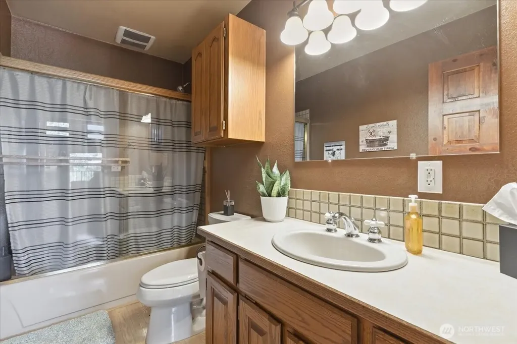 301 SW West Street Wilbur WA 99185
