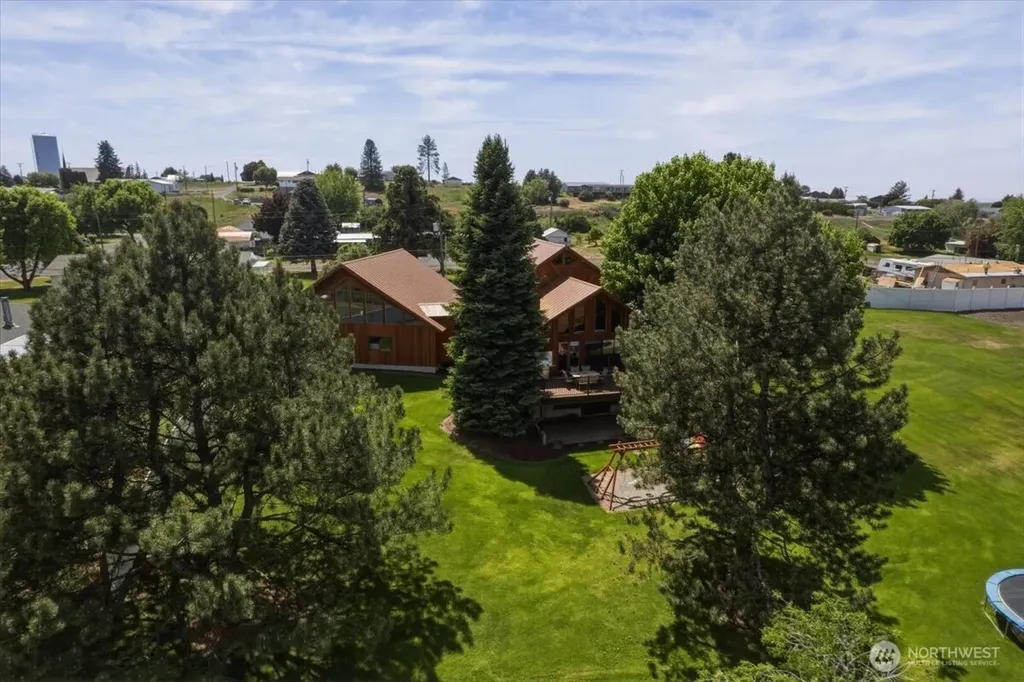301 SW West Street Wilbur WA 99185