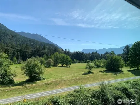 1956 SE 12th Street North Bend WA 98045