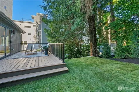 4011 SW Maryland Place Seattle WA 98116