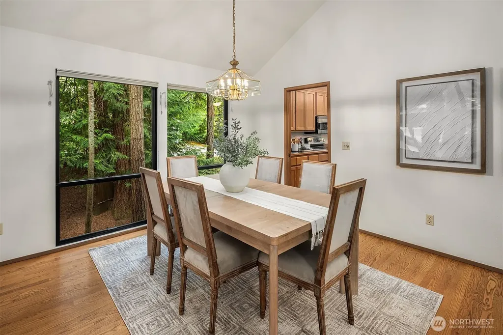 12833 NE 35th Place Bellevue WA 98005