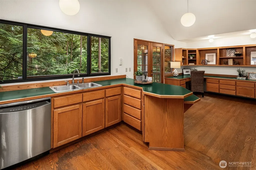 12833 NE 35th Place Bellevue WA 98005