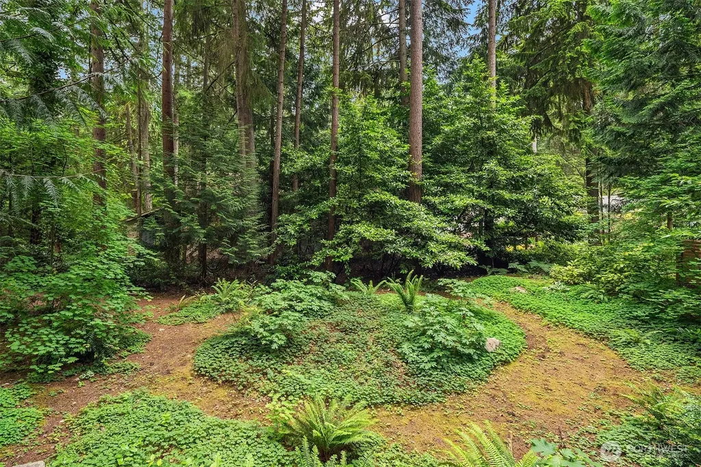 12833 NE 35th Place Bellevue WA 98005