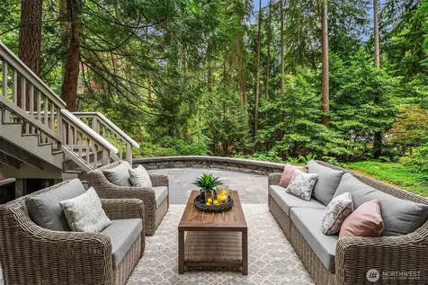 12833 NE 35th Place Bellevue WA 98005