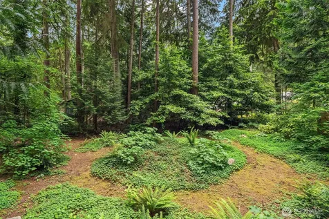12833 NE 35th Place Bellevue WA 98005