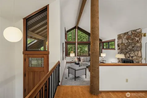 12833 NE 35th Place Bellevue WA 98005