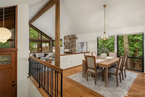 12833 NE 35th Place Bellevue WA 98005