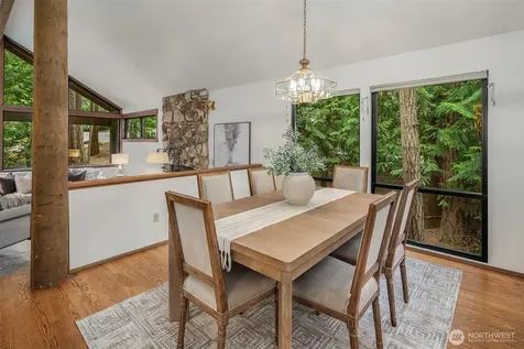 12833 NE 35th Place Bellevue WA 98005