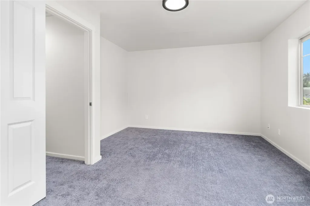 26408 Lola Place NE Kingston WA 98346