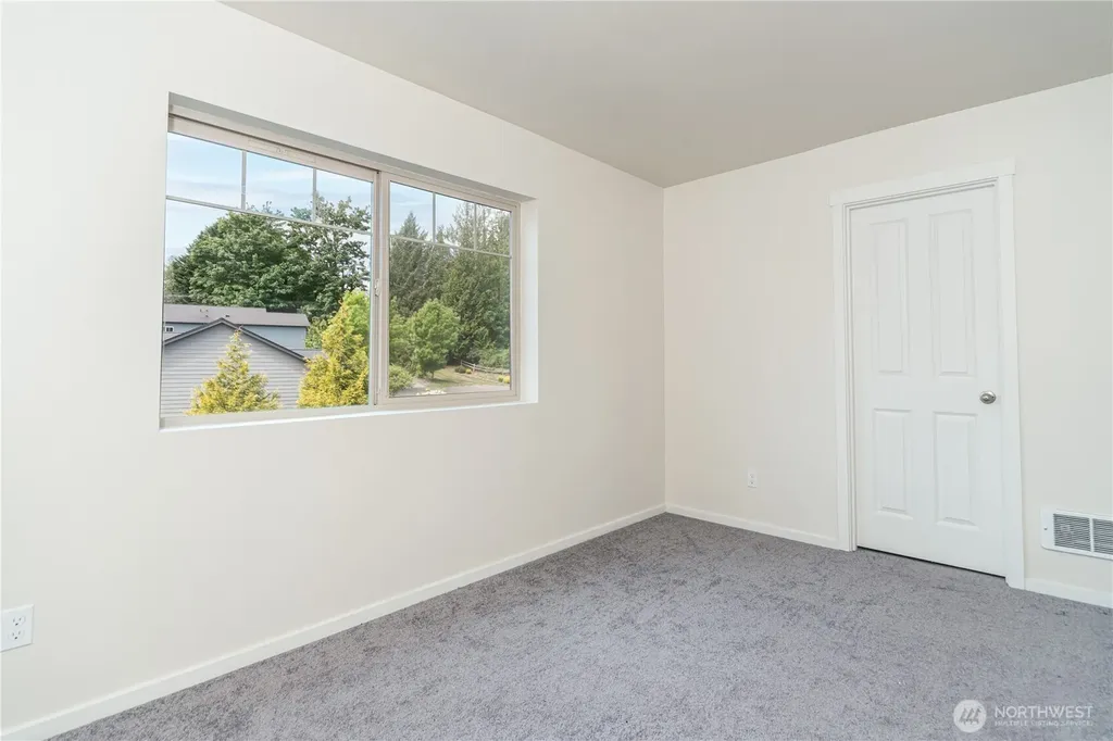 26408 Lola Place NE Kingston WA 98346