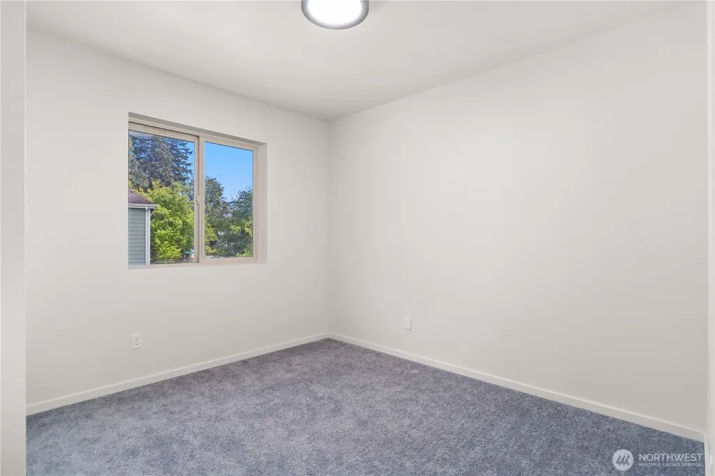 26408 Lola Place NE Kingston WA 98346