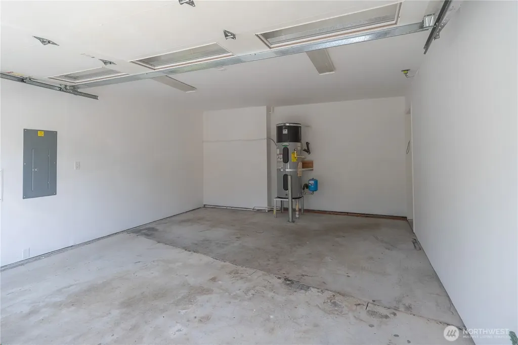 26408 Lola Place NE Kingston WA 98346