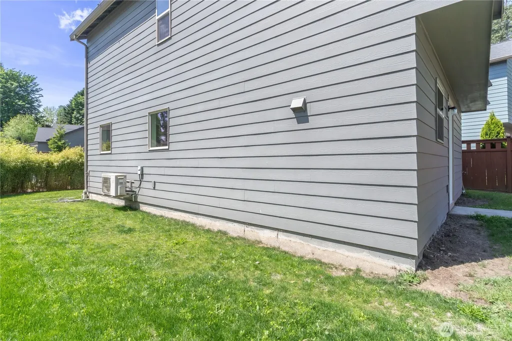 26408 Lola Place NE Kingston WA 98346