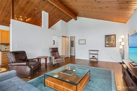5249 40th Avenue NE Seattle WA 98105