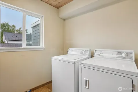 5249 40th Avenue NE Seattle WA 98105