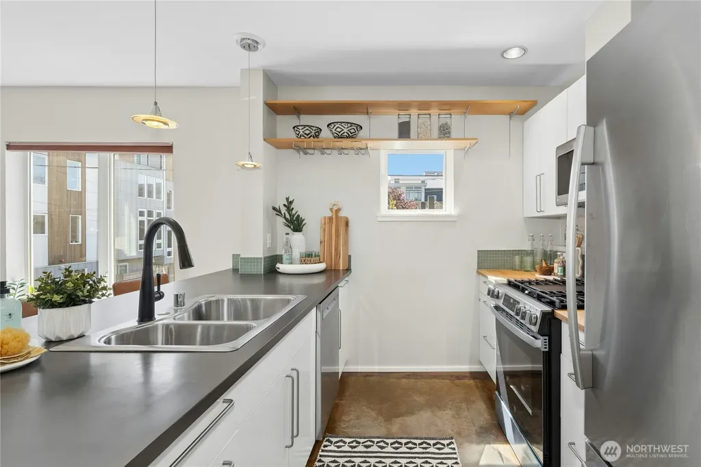 241 11th Avenue E Seattle WA 98102