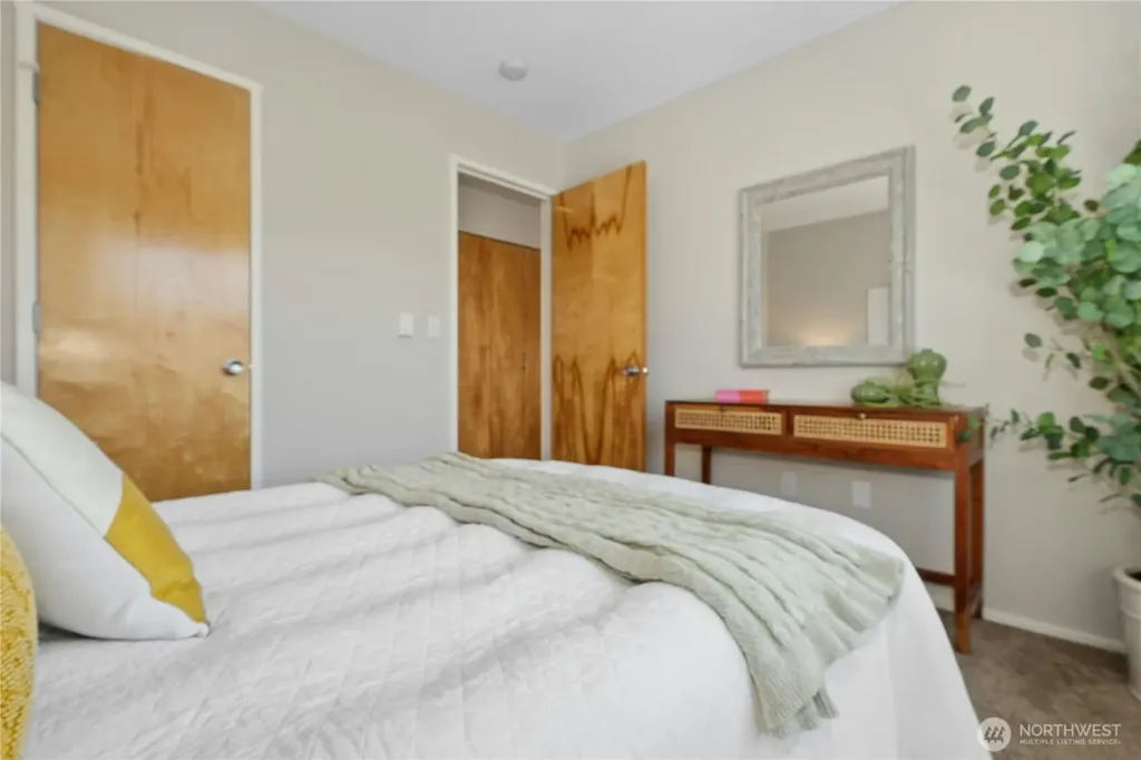 241 11th Avenue E Seattle WA 98102
