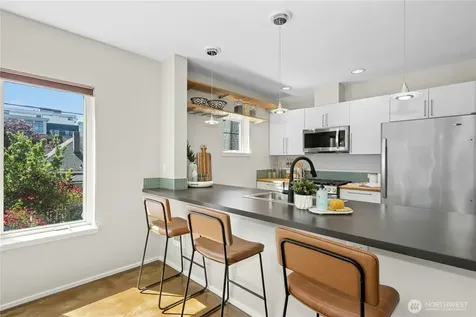 241 11th Avenue E Seattle WA 98102