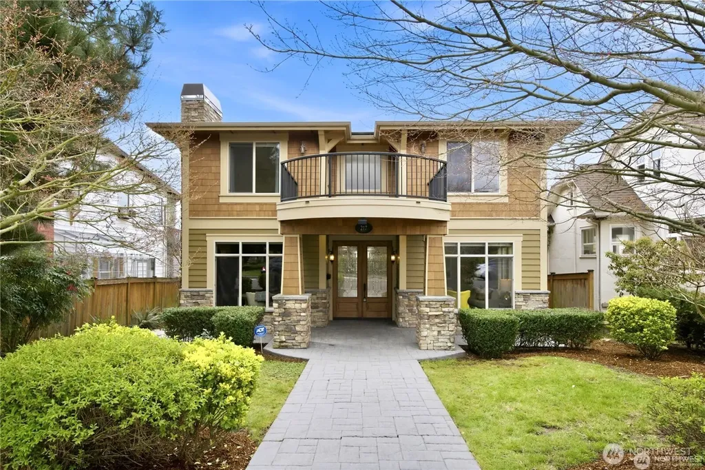 217 7th Avenue W Kirkland WA 98033