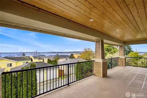 217 7th Avenue W Kirkland WA 98033