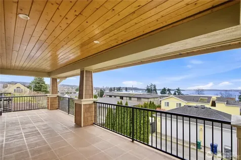 217 7th Avenue W Kirkland WA 98033