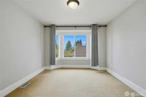 217 7th Avenue W Kirkland WA 98033