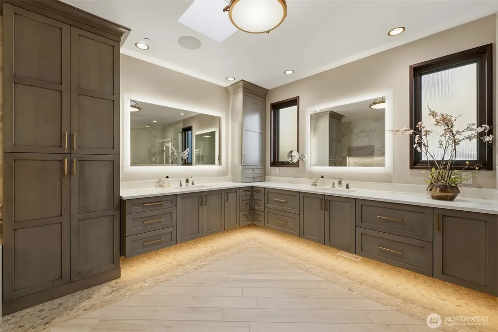 2854 Soundview Lane NW Gig Harbor WA 98335