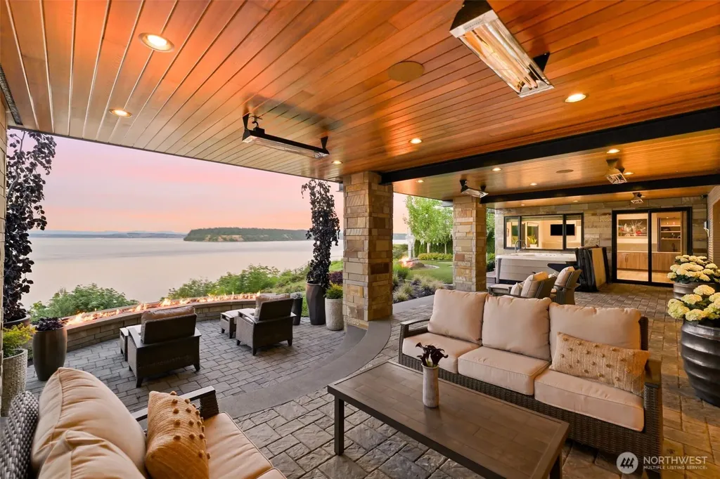 2854 Soundview Lane NW Gig Harbor WA 98335