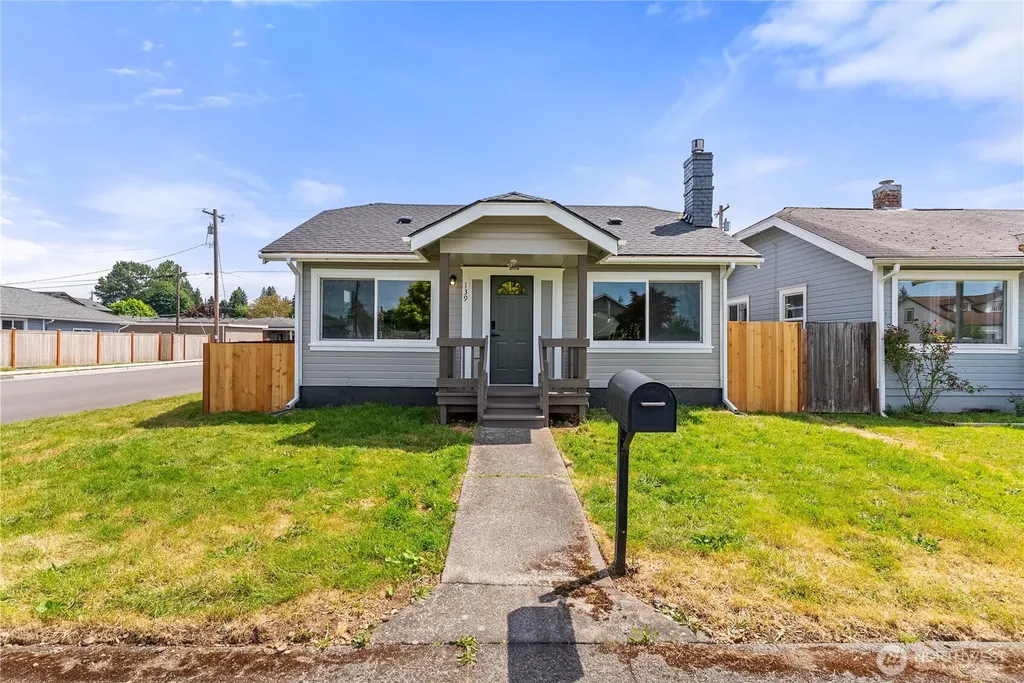 139 N Lenore Avenue Arlington WA 98223