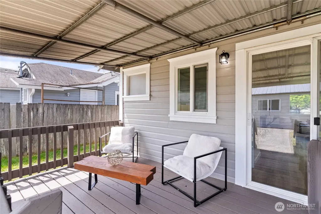 139 N Lenore Avenue Arlington WA 98223