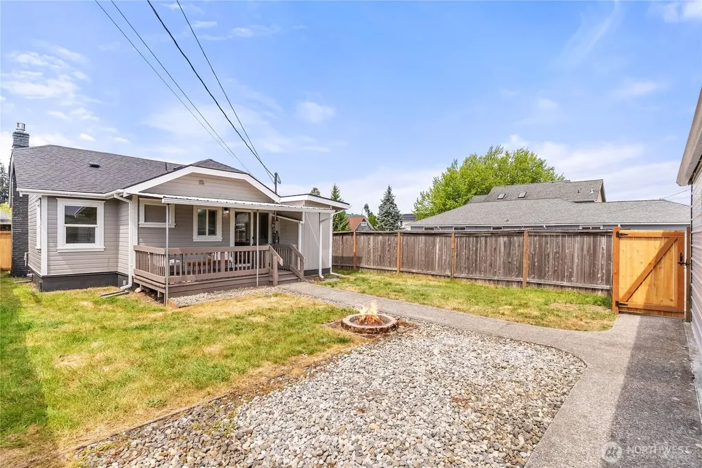 139 N Lenore Avenue Arlington WA 98223