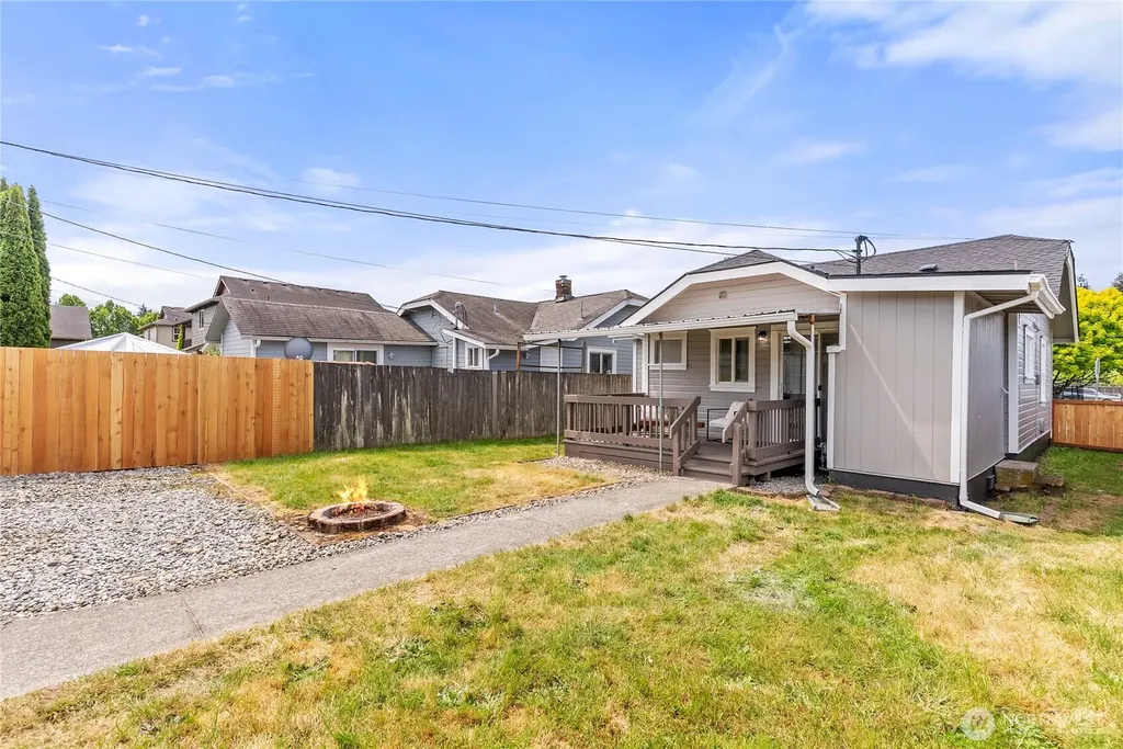 139 N Lenore Avenue Arlington WA 98223