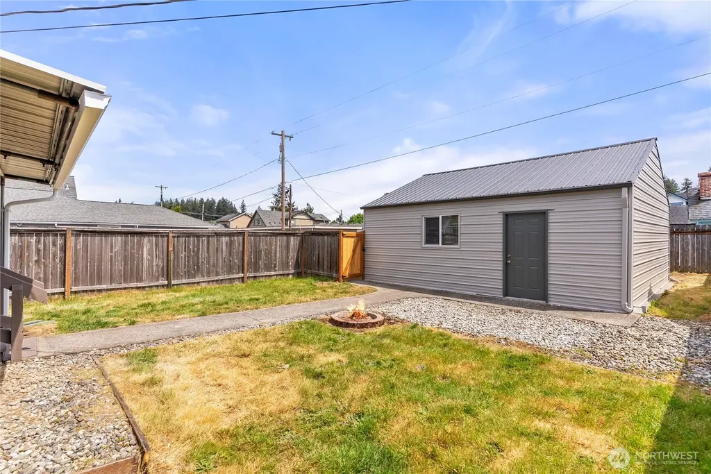 139 N Lenore Avenue Arlington WA 98223