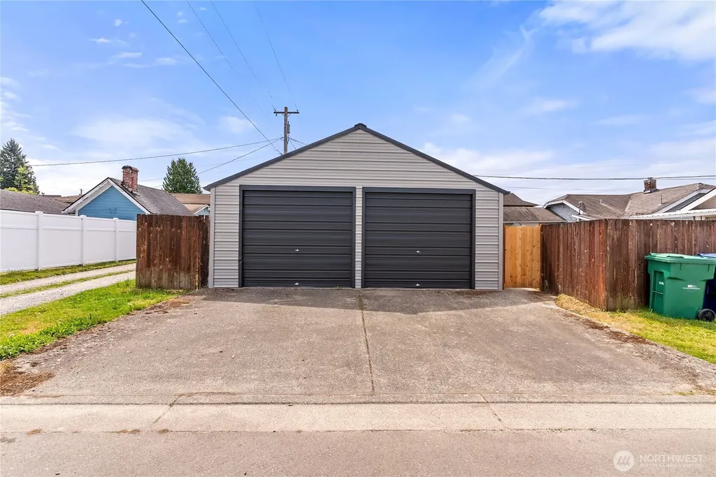 139 N Lenore Avenue Arlington WA 98223