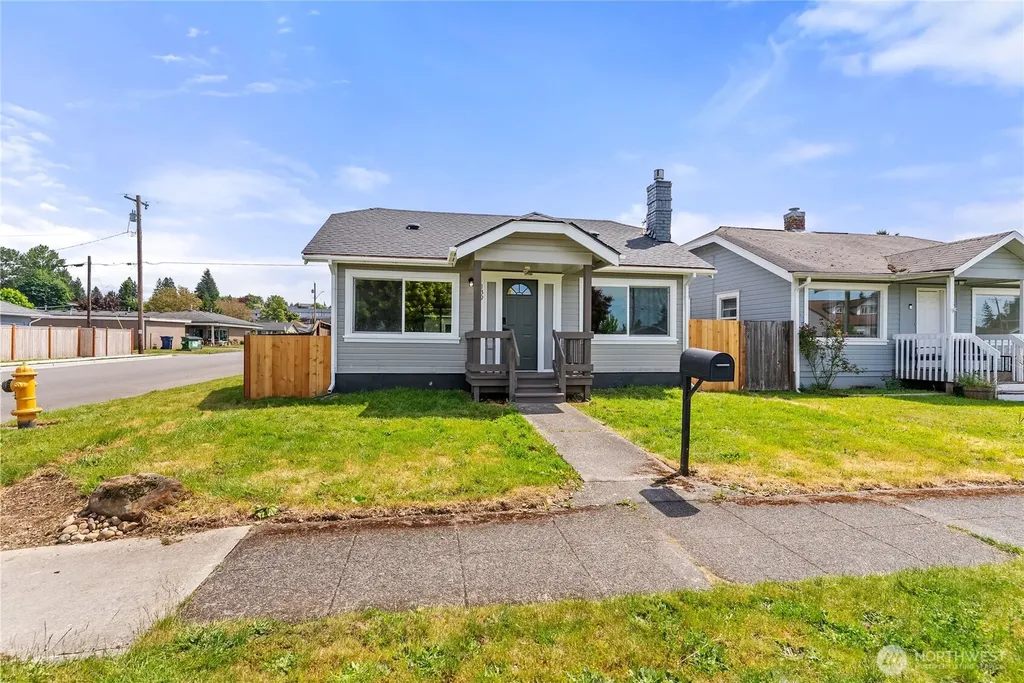 139 N Lenore Avenue Arlington WA 98223