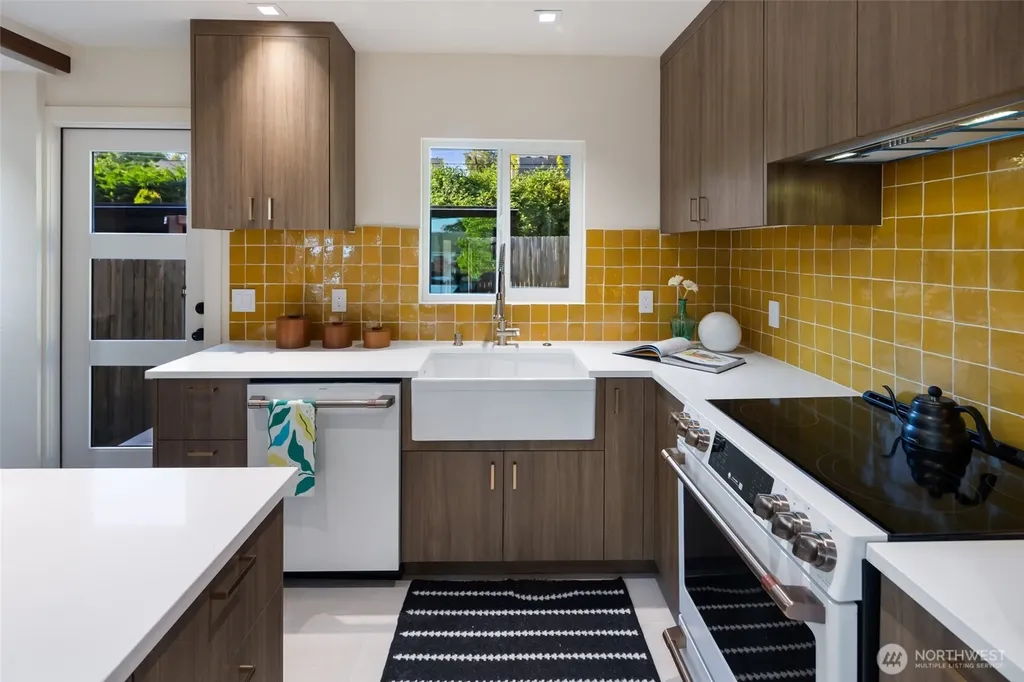 3734 SW Tillman Street Seattle WA 98126
