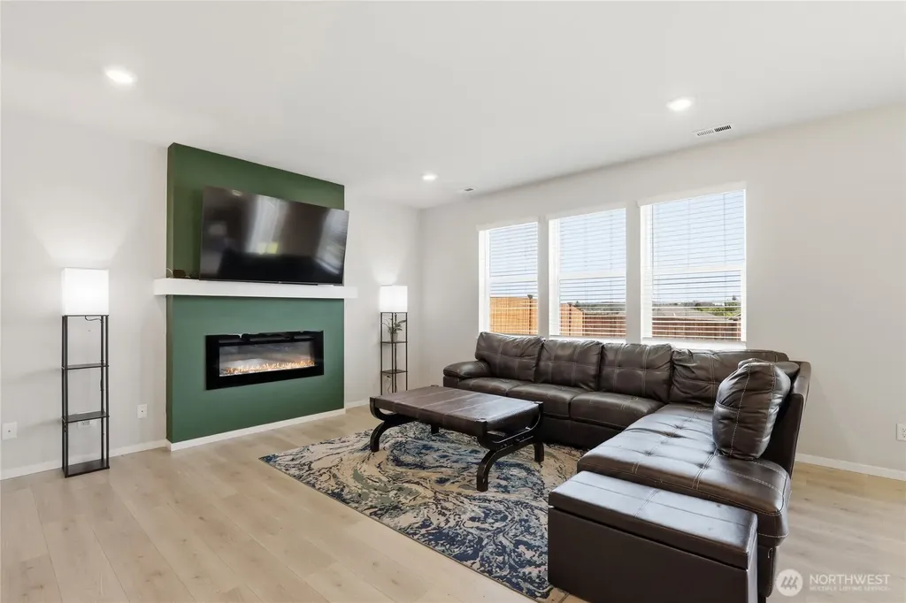 6061 Addison Road SW Port Orchard WA 98367