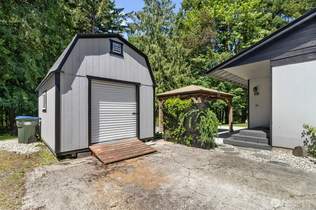 5519 Johnson Point Road NE Olympia WA 98516