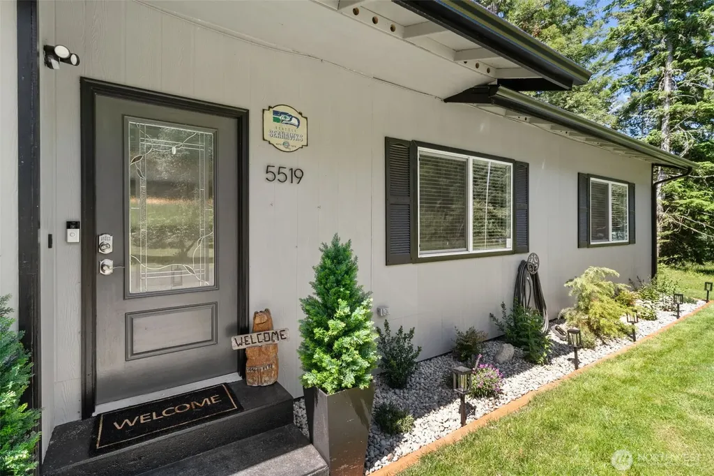 5519 Johnson Point Road NE Olympia WA 98516