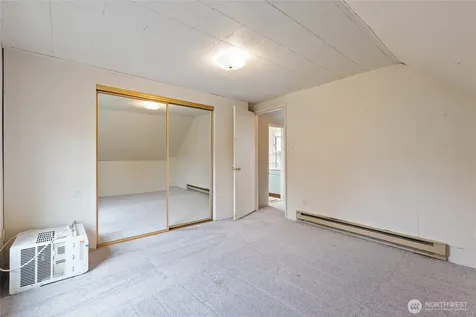 6737 Sycamore Avenue NW Seattle WA 98117