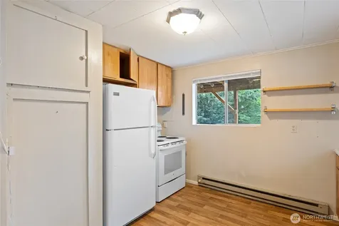 6737 Sycamore Avenue NW Seattle WA 98117