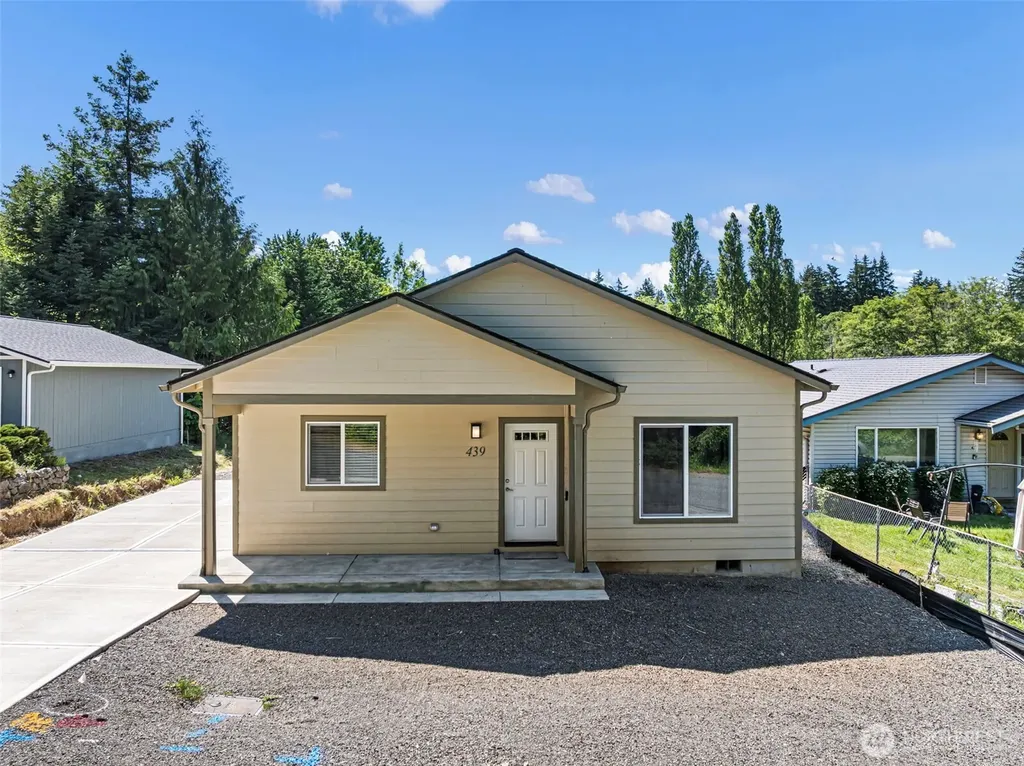 439 Sunnyhill Road W Bremerton WA 98312