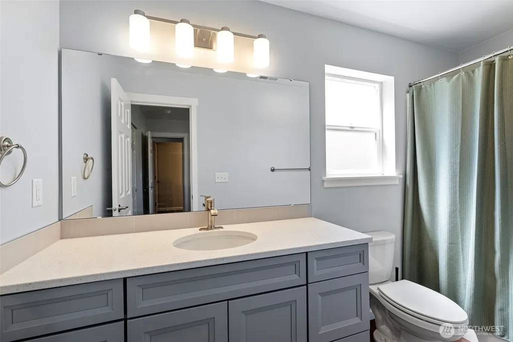 439 Sunnyhill Road W Bremerton WA 98312