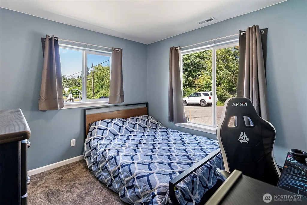 439 Sunnyhill Road W Bremerton WA 98312