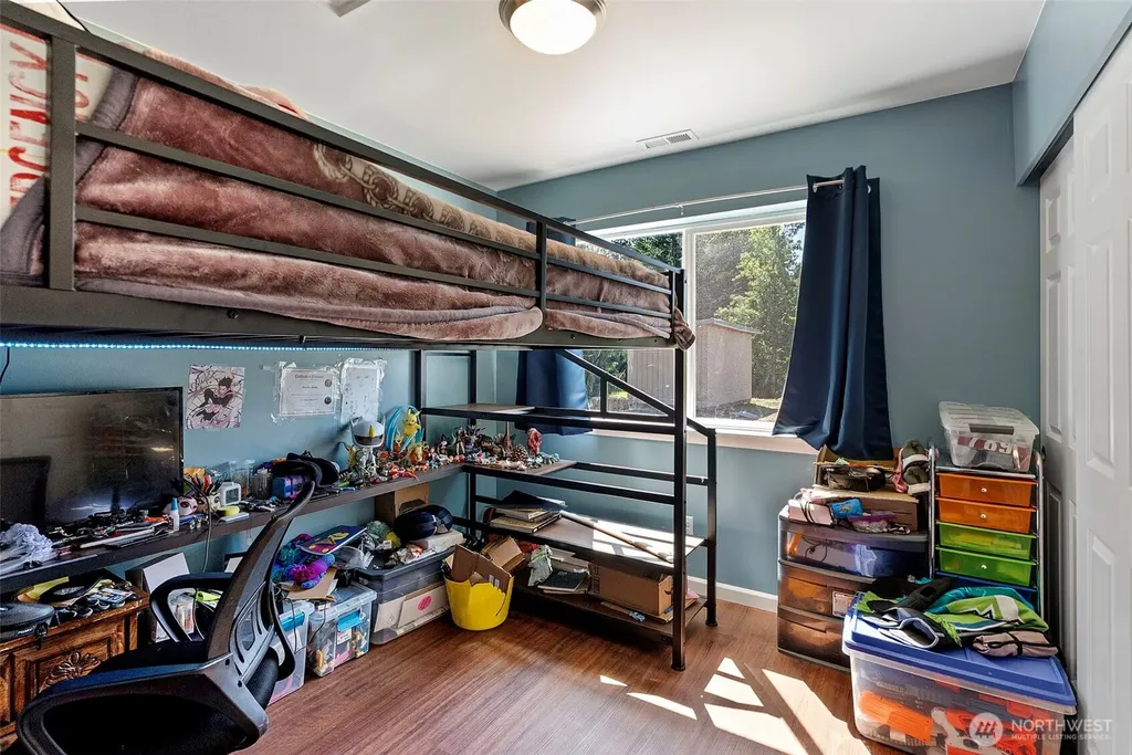 439 Sunnyhill Road W Bremerton WA 98312